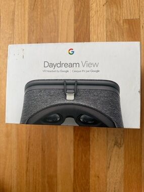 google Daydream View VR Headset - Heather Gray Fabric